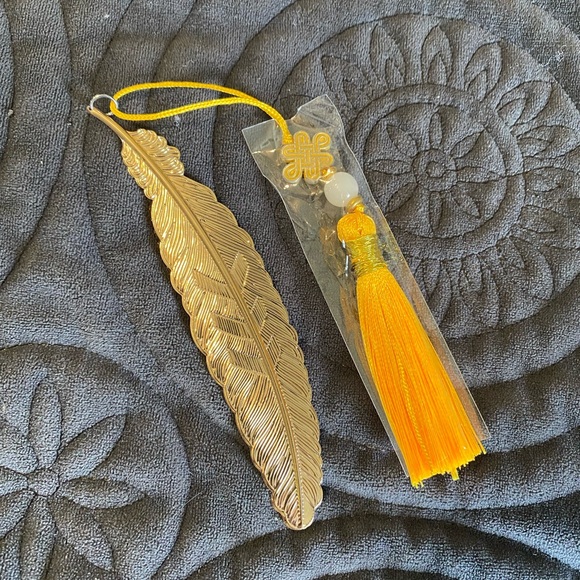 Feather Book Marker with Tassel - Picture 1 of 2
